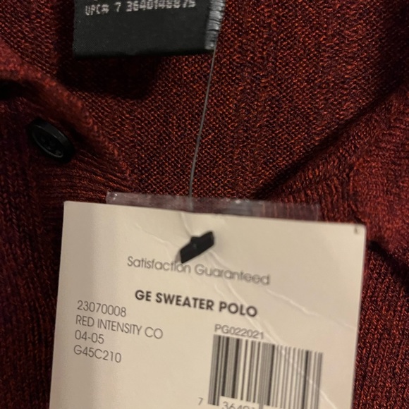 Maroon sweater size small - Picture 3 of 5